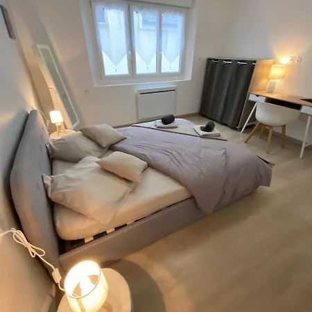 Entier Avec Parking Prive Au Calme Cosy A Etage Avec Balcon *