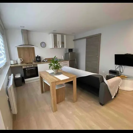 Entier Avec Parking Prive Au Calme Cosy A Etage Avec Balcon