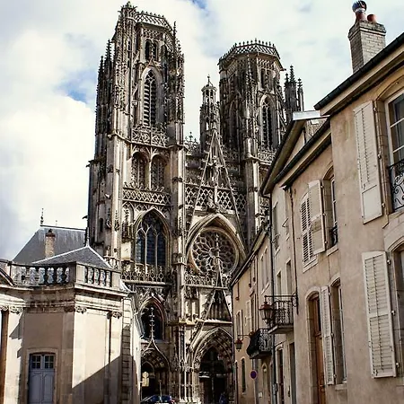 דירה Entier Avec Parking Prive Au Calme Cosy A Etage Avec Balcon טול