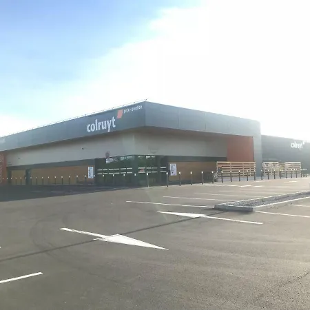 Entier Avec Parking Privé Au Calme Cosy à étage Avec Balcon *
