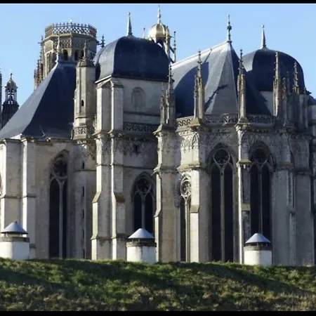 Entier Avec Parking Prive Au Calme Cosy A Etage Avec Balcon דירה *