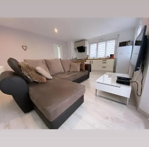 Entier Avec Parking Prive Au Calme Cosy A Etage Avec Balcon