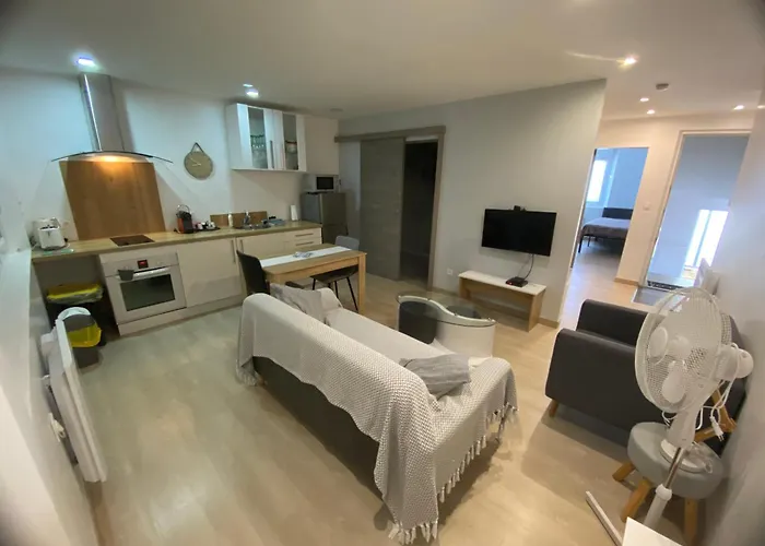 Апартаменты Entier Avec Parking Prive Au Calme Cosy A Etage Avec Balcon