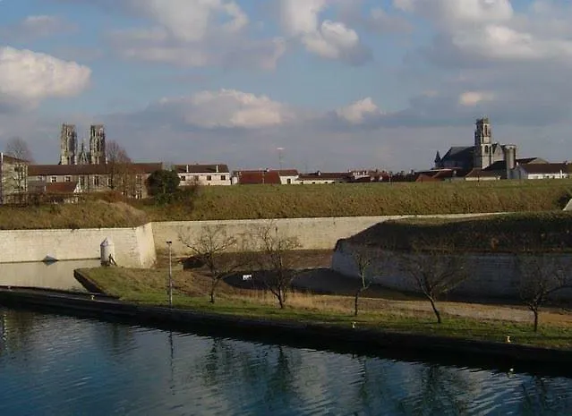 Entier Avec Parking Prive Au Calme Cosy A Etage Avec Balcon *