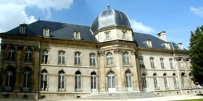 Entier Avec Parking Prive Au Calme Cosy A Etage Avec Balcon Apartmán