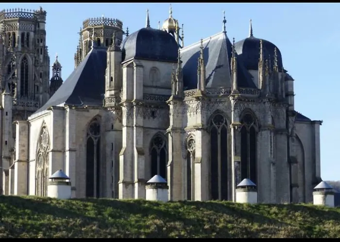 Entier Avec Parking Prive Au Calme Cosy A Etage Avec Balcon Апартаменты *